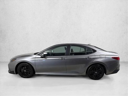 Used 2025 Toyota Camry SE FWD image 6