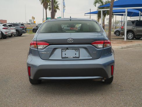 Used 2022 Toyota Corolla LE image 6