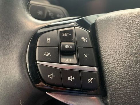 Used 2023 Ford Explorer Platinum w/ Technology Package AWD/4WD image 17