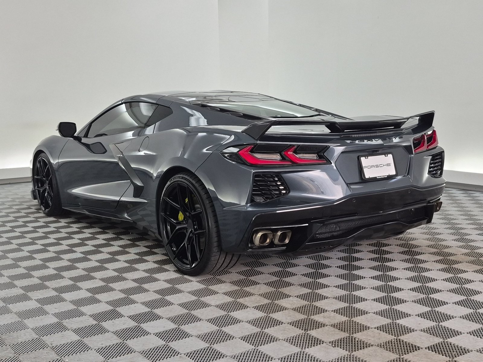 Used 2021 Chevrolet Corvette Stingray Coupe w/ Z51 Performance Package RWD image 3