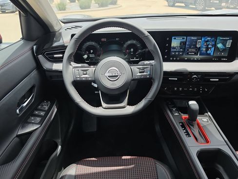 New 2026 Nissan Kicks SR w/ Cold Weather Package FWD image 12