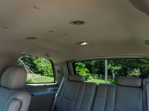 Used 2003 Cadillac Escalade AWD image 33