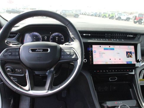 New 2026 Jeep Grand Cherokee Altitude AWD/4WD image 7