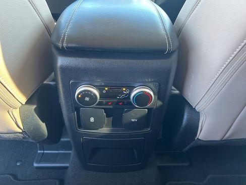 Used 2024 Ford Explorer Limited image 19