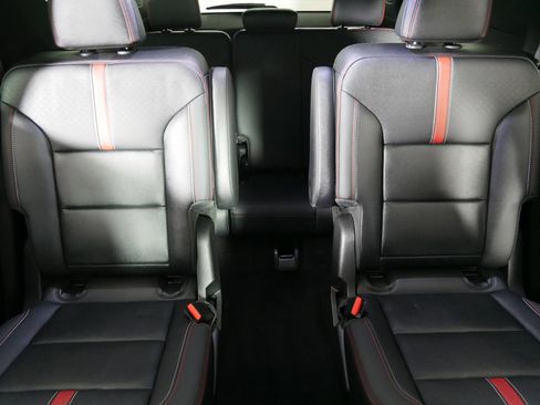 Used 2025 Chevrolet Traverse RS AWD/4WD image 13