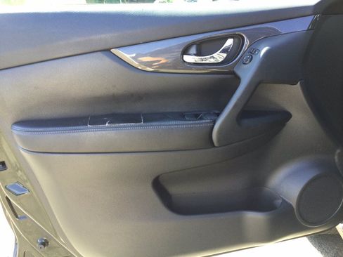 Used 2020 Nissan Rogue SV AWD/4WD image 12