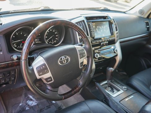 Used 2015 Toyota Land Cruiser AWD/4WD image 24