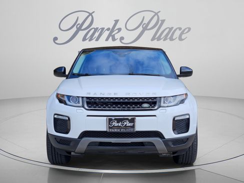 Used 2018 Land Rover Range Rover Evoque SE AWD/4WD image 9