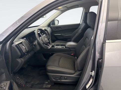 Used 2025 Nissan Pathfinder SV AWD/4WD image 10