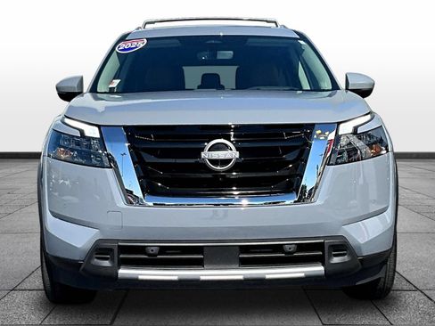 Certified 2025 Nissan Pathfinder Platinum w/ Cargo Package AWD/4WD image 2