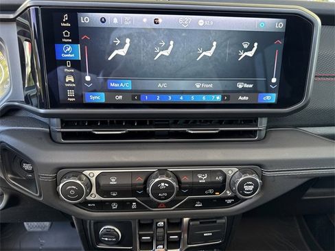 Used 2024 Jeep Wrangler Unlimited Rubicon image 24