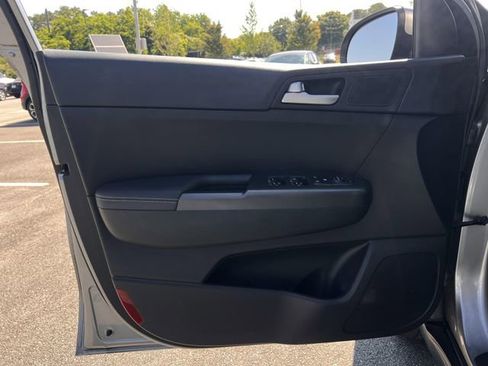 Used 2020 Kia Sportage LX FWD image 10