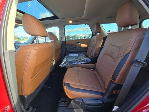 New 2025 Nissan Pathfinder Platinum image 18