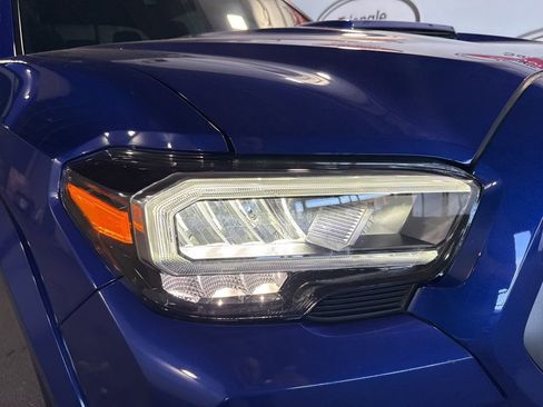 Used 2023 Toyota Tacoma TRD Sport image 12