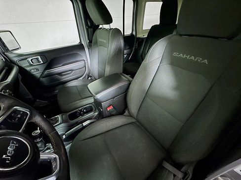 Used 2018 Jeep Wrangler Unlimited Sahara w/ Cold Weather Group image 11