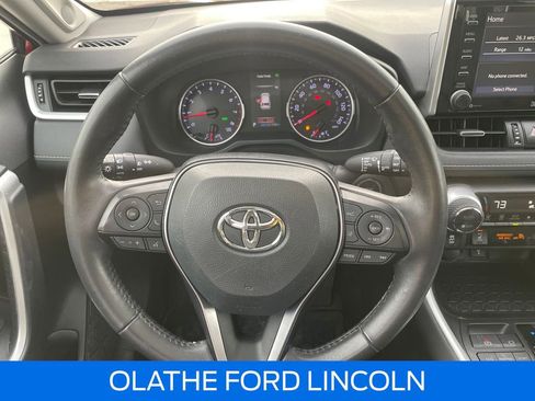 Used 2020 Toyota RAV4 XLE Premium image 28