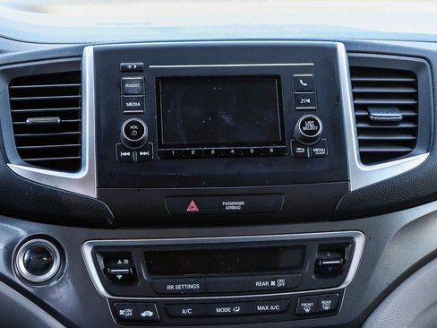 Used 2018 Honda Pilot LX image 26