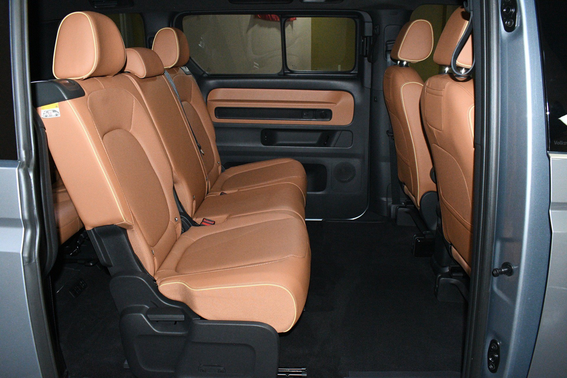 Used 2025 Volkswagen ID. Buzz Pro S RWD image 50