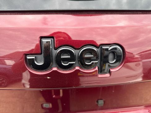 Used 2020 Jeep Grand Cherokee Altitude RWD image 26