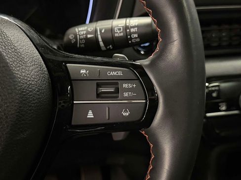 Used 2025 Honda Pilot TrailSport image 32