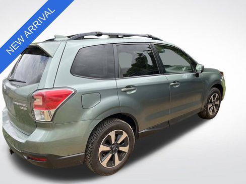 Used 2017 Subaru Forester 2.5i Premium AWD/4WD image 2