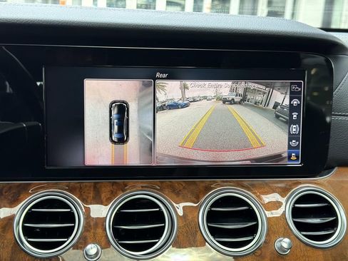 Used 2019 Mercedes-Benz E 300 image 26