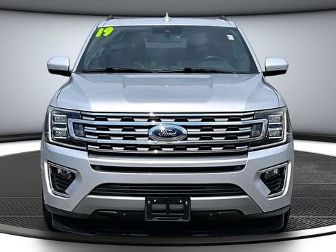 Used 2019 Ford Expedition Limited w/ Equipment Group 301A RWD image 2