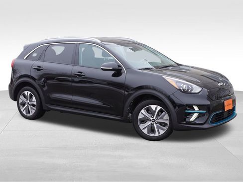 Used 2022 Kia Niro EX Premium w/ Cold Weather Package image 3