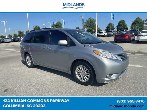 Used 2012 Toyota Sienna XLE FWD image 1