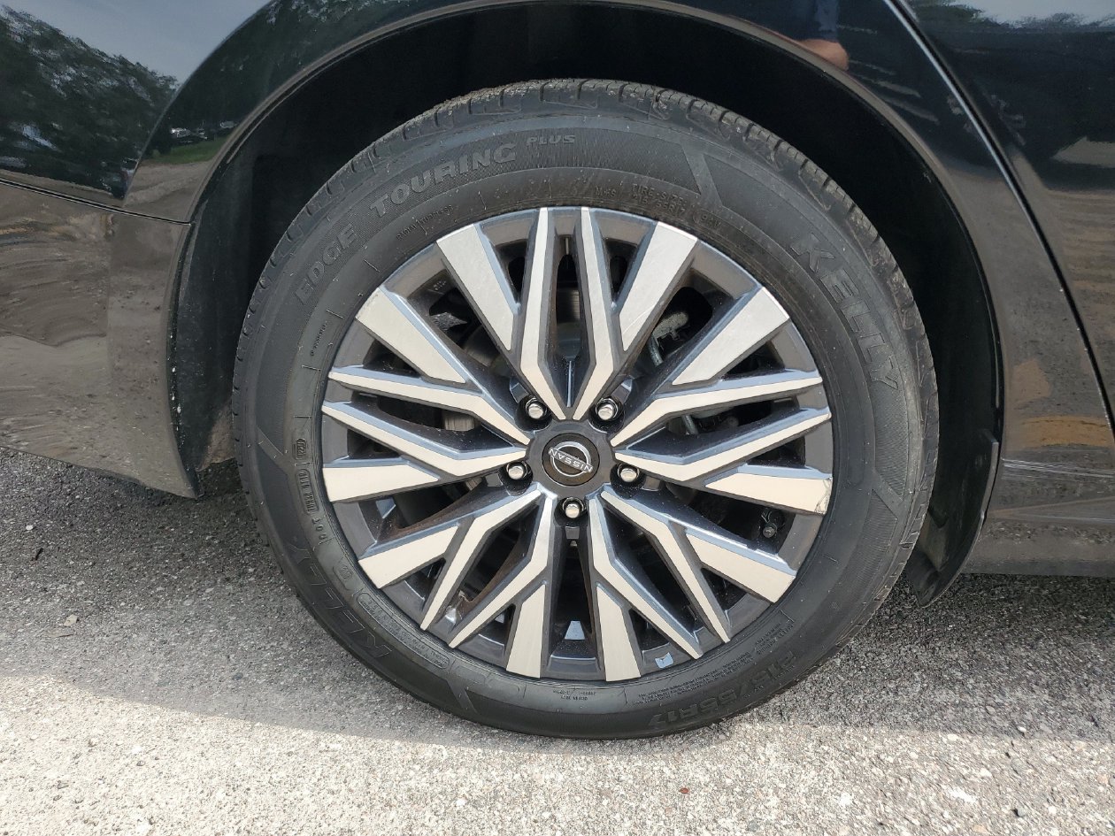 Used 2024 Nissan Altima 2.5 SV FWD image 5