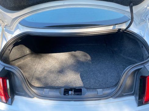Used 2018 Ford Mustang GT Premium RWD image 40
