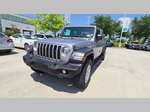 Used 2020 Jeep Gladiator Sport w/ Quick Order Package 24S AWD/4WD image 43