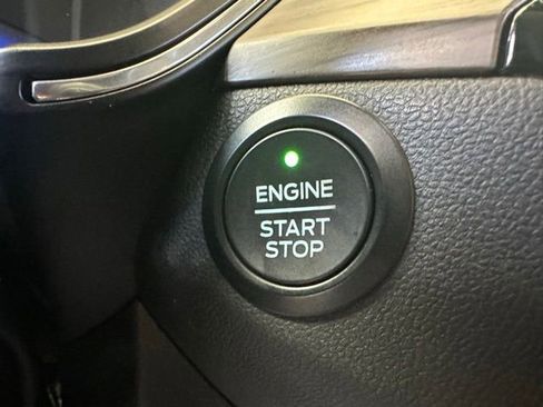 Certified 2020 Ford Escape Titanium FWD image 26