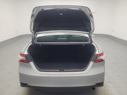 Used 2020 Toyota Camry LE image 29