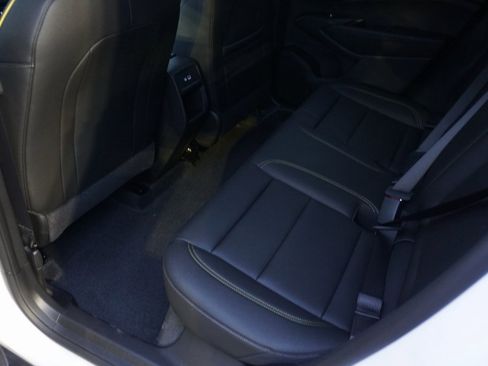 Used 2025 Chevrolet Trax ACTIV w/ Sunroof Package image 27