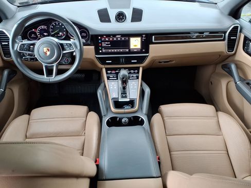 Used 2023 Porsche Cayenne Platinum Edition AWD/4WD image 21