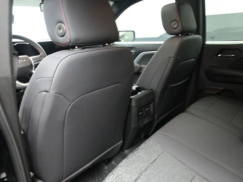 Used 2025 Chevrolet Colorado Z71 w/ Midnight Edition image 12