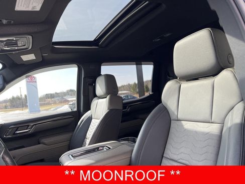 Used 2022 Chevrolet Silverado 1500 ZR2 w/ Technology Package image 2