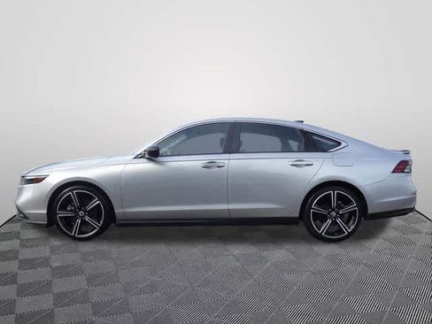 Used 2024 Honda Accord Sport image 2