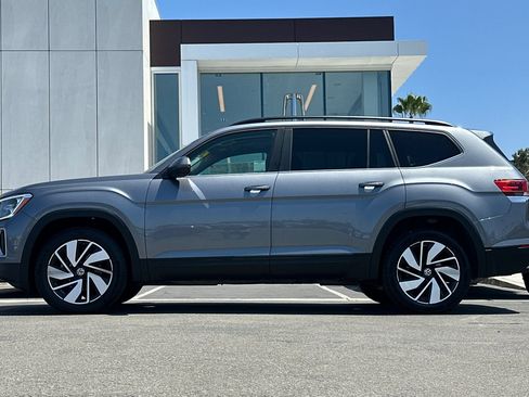 Used 2024 Volkswagen Atlas SE FWD image 6