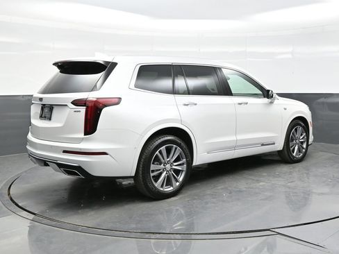 Certified 2025 Cadillac XT6 Premium Luxury w/ Platinum Package AWD/4WD image 7