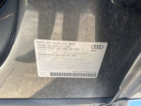 Used 2017 Audi Q5 2.0T Premium Plus w/ Technology Package image 12