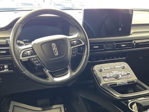 Used 2023 Lincoln Nautilus AWD w/ Premium Package image 17