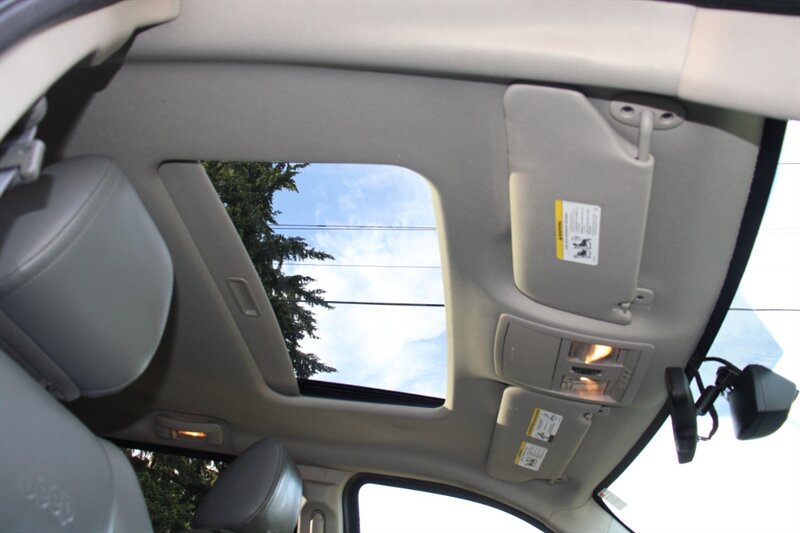 Used 2006 Jeep Grand Cherokee Limited AWD/4WD image 10