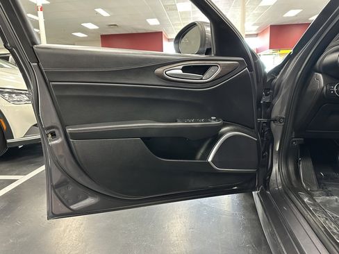 Used 2018 Alfa Romeo Giulia Ti w/ TI Leather Package image 13