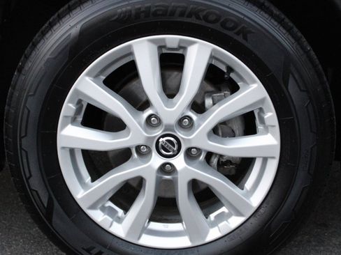 Certified 2020 Nissan Rogue SV image 10