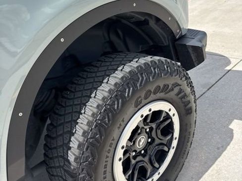 Used 2021 Ford Bronco Black Diamond w/ Sasquatch Package AWD/4WD image 8