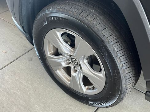 Used 2025 Toyota RAV4 XLE image 32