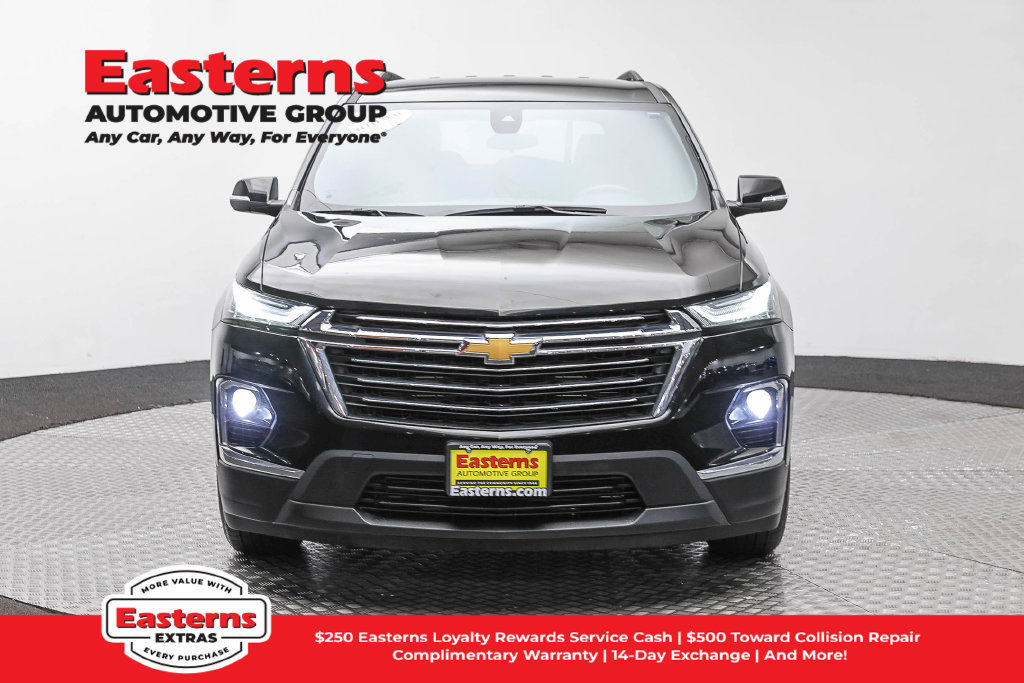 Used 2023 Chevrolet Traverse LT FWD image 3