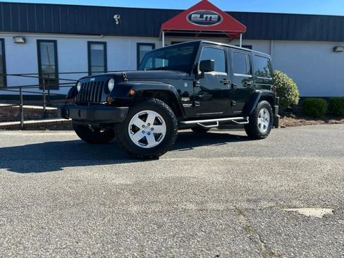 Used 2011 Jeep Wrangler Unlimited Sahara w/ Connectivity Group AWD/4WD image 3